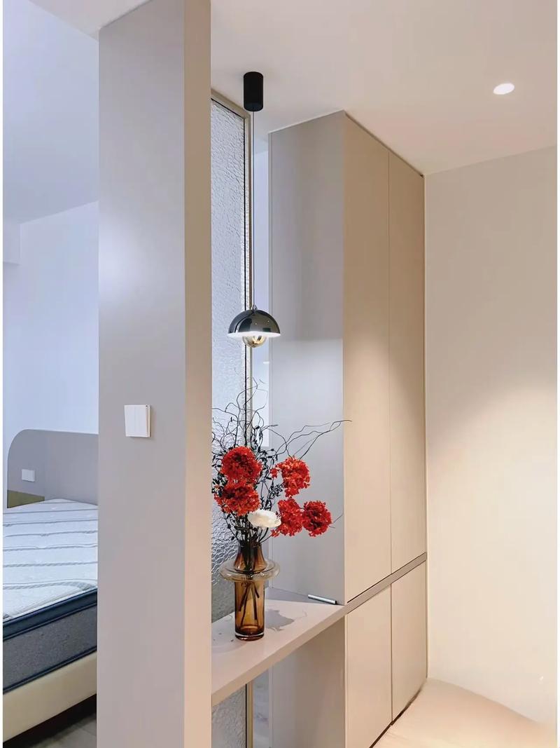 .你家的主臥床對(duì)著衛(wèi)生間門,讓你感到